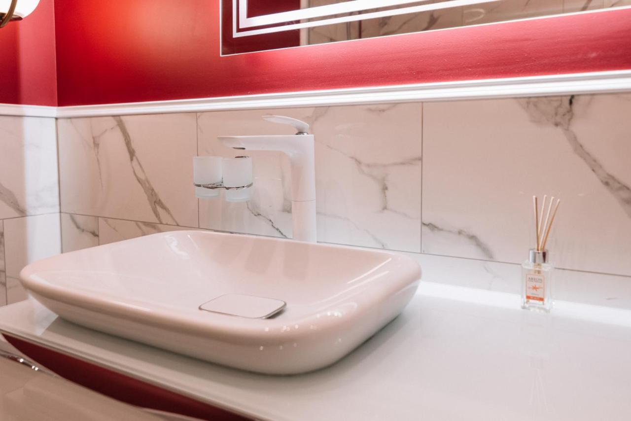 Royal Tower Vip Smart Apartments 4 Киев Экстерьер фото